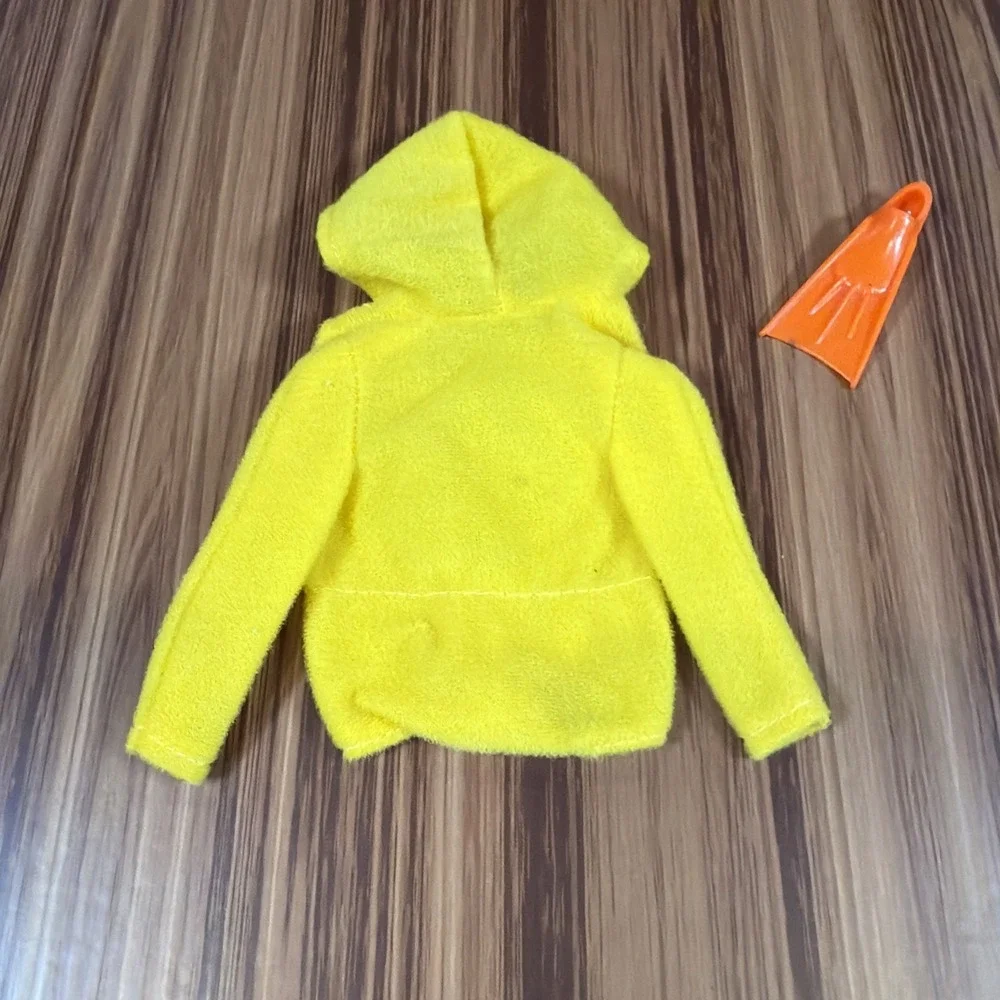 Vintage Barbie Scuba Do's #1788 Yellow Jacket Hood & 1 Flipper 1970 Mattel
